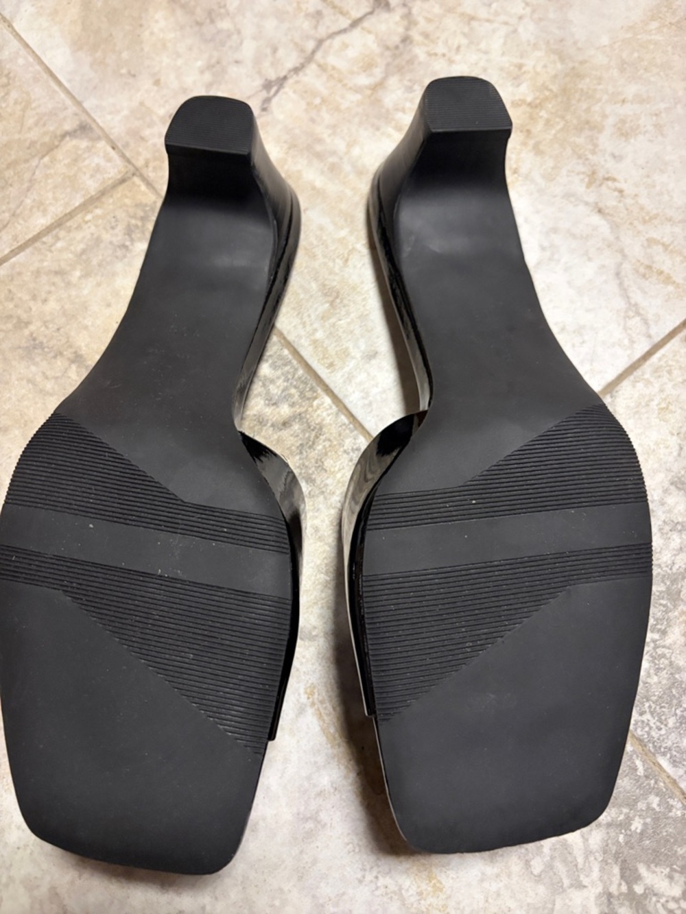 France’s Valentine Black Patent Slide Sandals with Circular Accent - NWT 10 - Picture 3 of 5